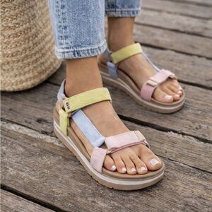Reef Cushion Rem Hi Platform Sandals Pastel Leather Sport Sandal Women’s 8